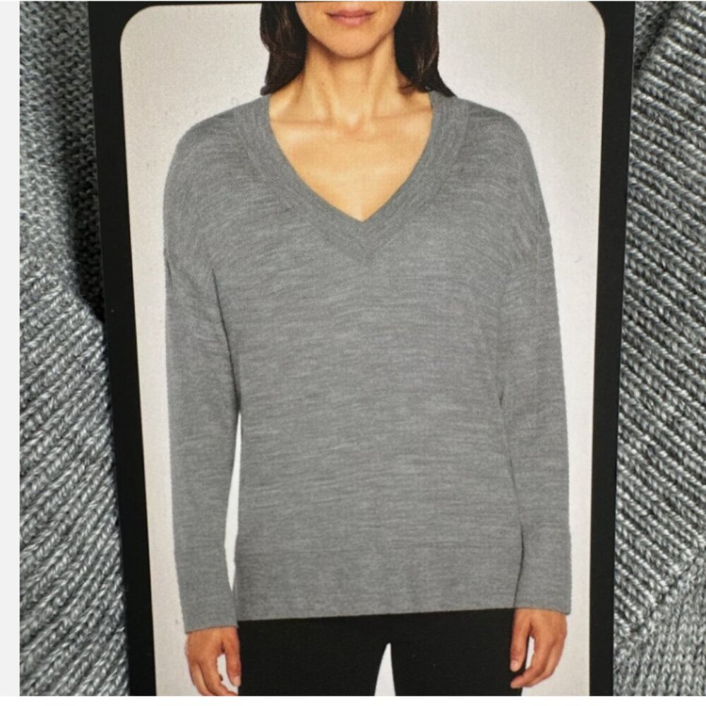 Banana Republic 100% Merino Wool Gray V-Neck Sweater Lightweight